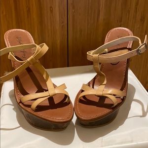 Elizabeth and James Platform Sandals 7